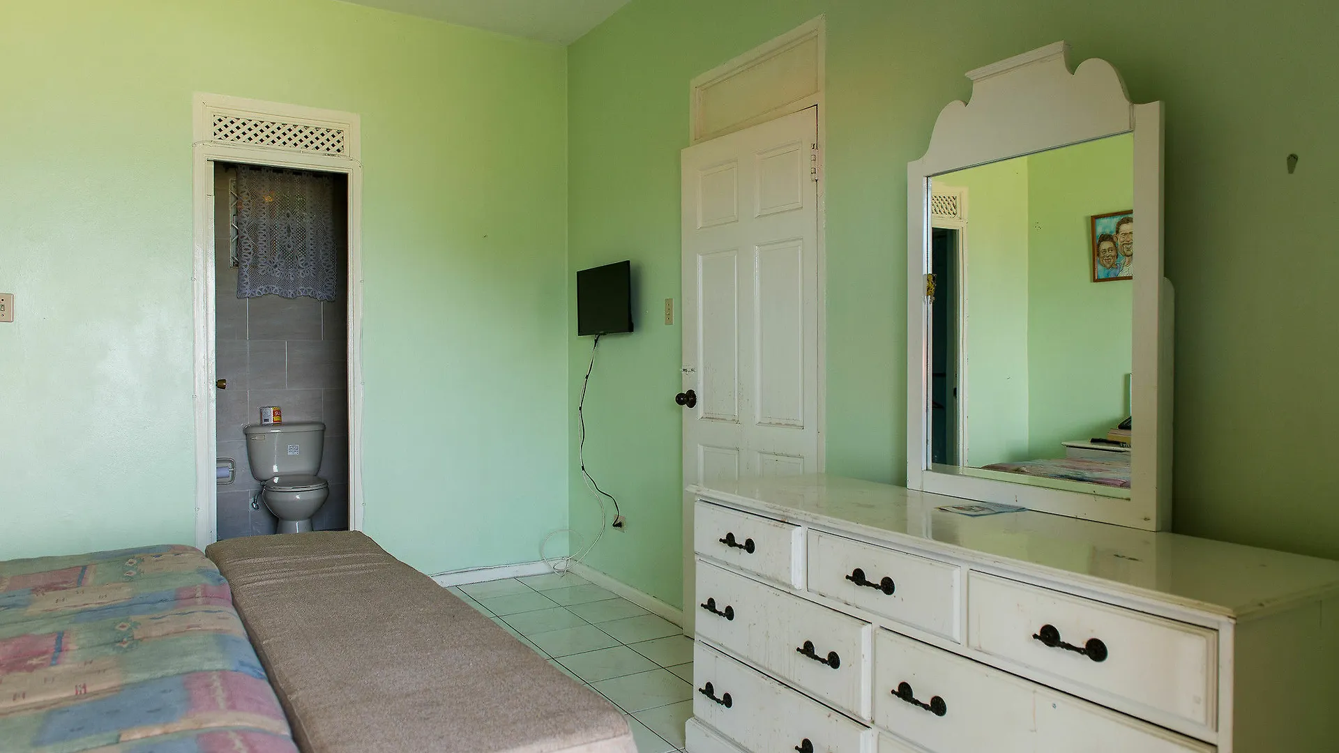 Rooms On The Hip Strip - مونتيغو باي 0*,  جامايكا